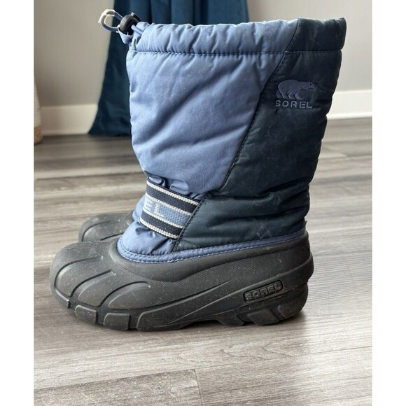 Sorel Boys Winter Snow Boots Size 5 Blue Insulated Waterproof - Picture 1 of 9